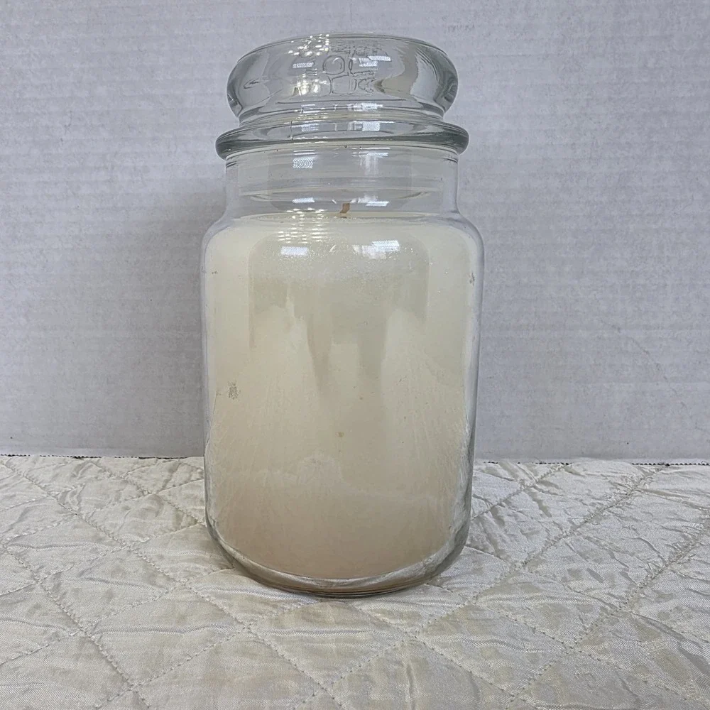 New Rare HTF Yankee Candle Snow Berry Jar Candle 22 Oz‎